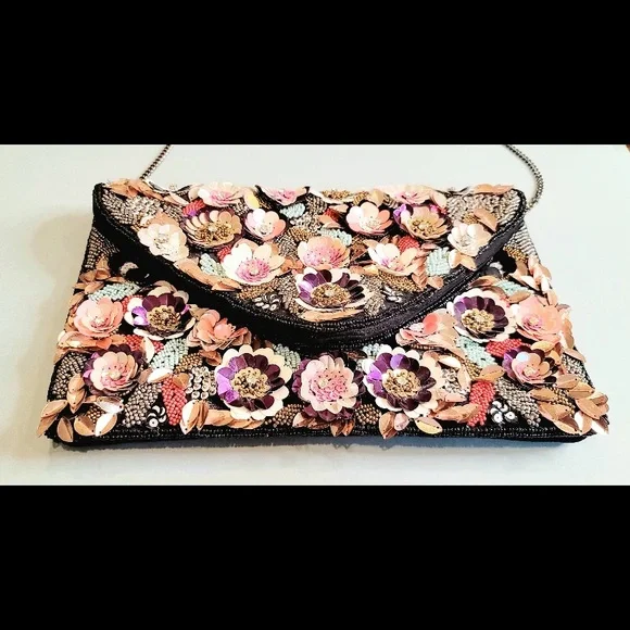 NWOT Hand beaded floral clutch - Picture 2 of 10